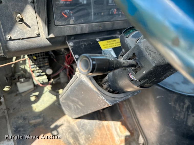 image for item EJ0363 1994 GMC food truck