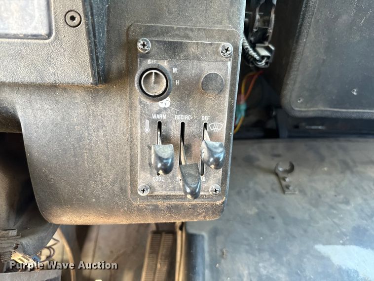 image for item EJ0363 1994 GMC food truck