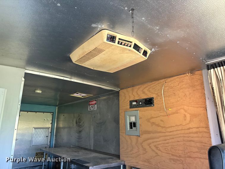 image for item EJ0363 1994 GMC food truck