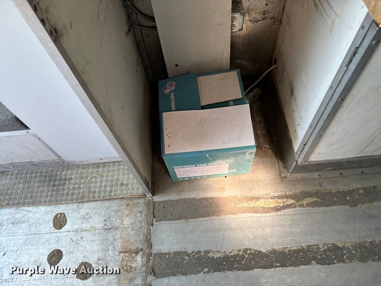 image for item EJ0363 1994 GMC food truck