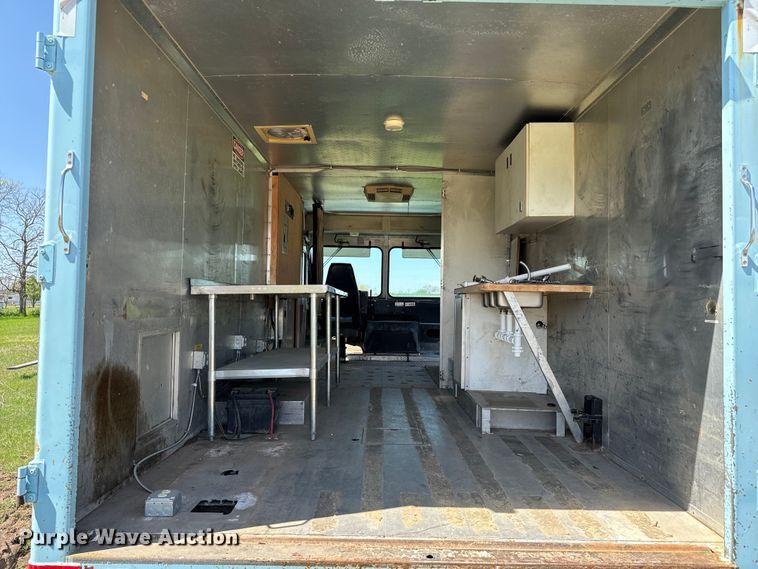 image for item EJ0363 1994 GMC food truck