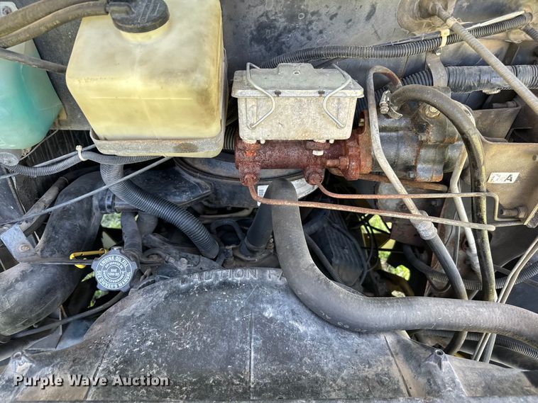 image for item EJ0363 1994 GMC food truck