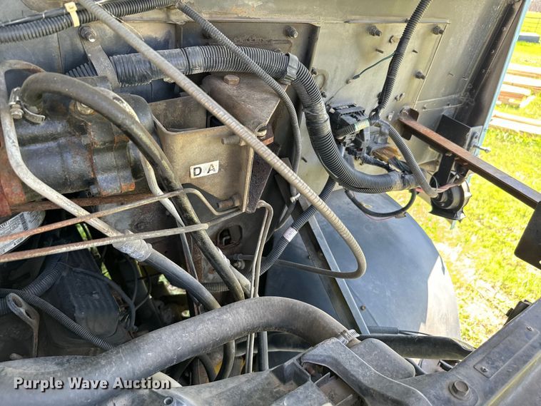 image for item EJ0363 1994 GMC food truck