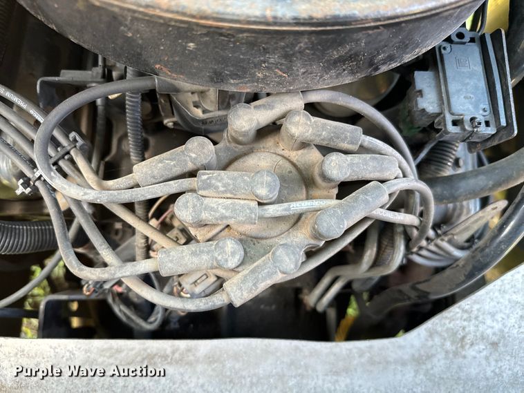 image for item EJ0363 1994 GMC food truck