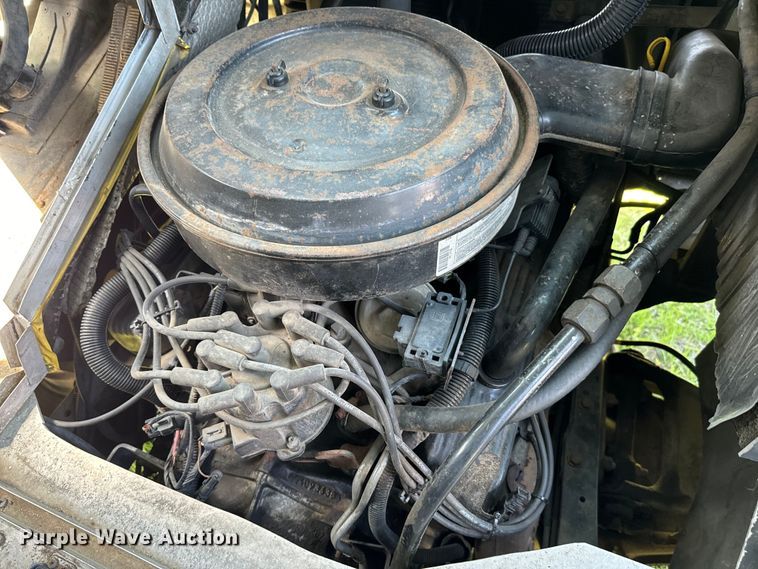 image for item EJ0363 1994 GMC food truck