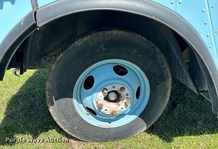 image for item EJ0363 1994 GMC food truck