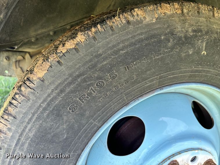 image for item EJ0363 1994 GMC food truck