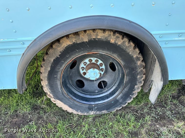 image for item EJ0363 1994 GMC food truck