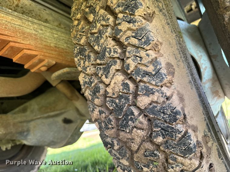 image for item EJ0363 1994 GMC food truck