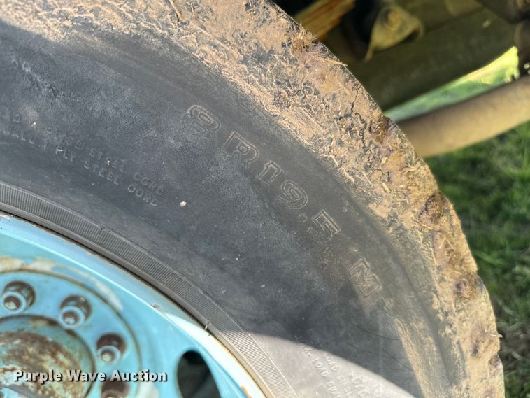 image for item EJ0363 1994 GMC food truck