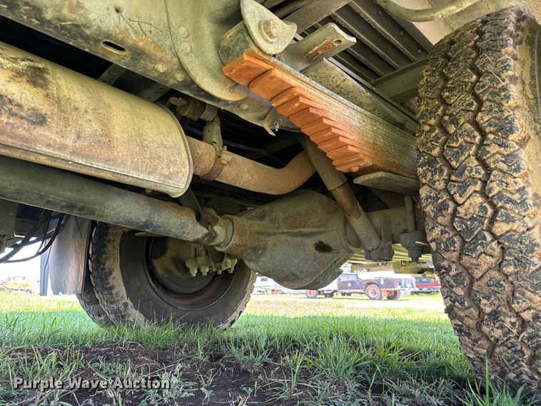 image for item EJ0363 1994 GMC food truck