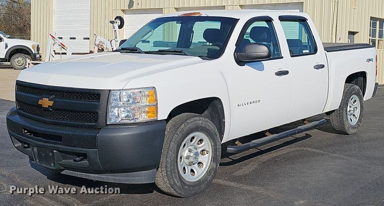 image for item EJ6160 2013 Chevrolet  Silverado 1500 Crew Cab pickup truck