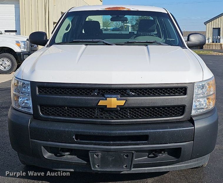 image for item EJ6160 2013 Chevrolet  Silverado 1500 Crew Cab pickup truck