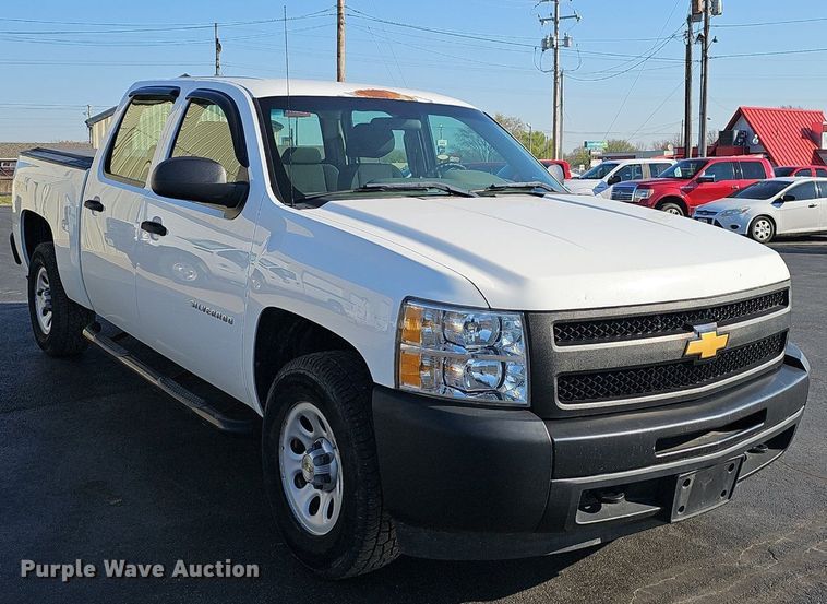 image for item EJ6160 2013 Chevrolet  Silverado 1500 Crew Cab pickup truck