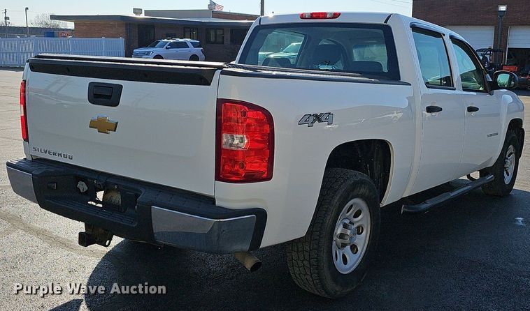 image for item EJ6160 2013 Chevrolet  Silverado 1500 Crew Cab pickup truck