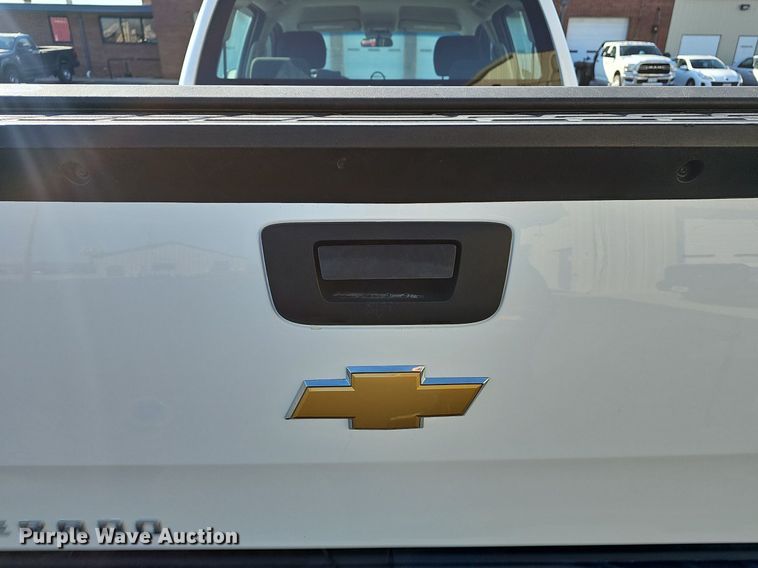 image for item EJ6160 2013 Chevrolet  Silverado 1500 Crew Cab pickup truck