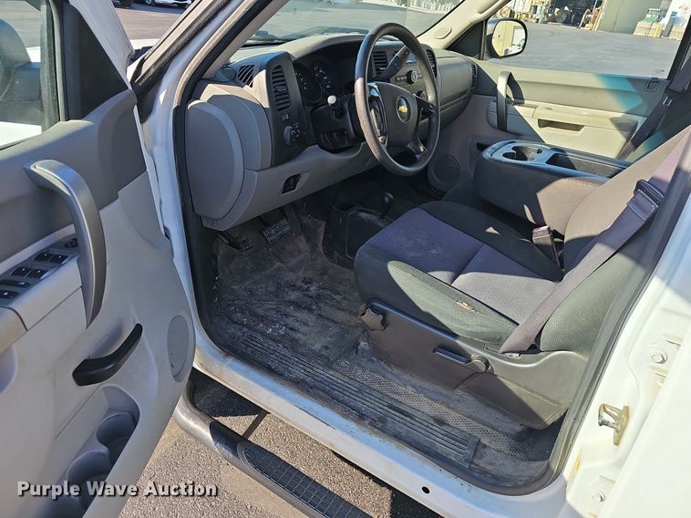 image for item EJ6160 2013 Chevrolet  Silverado 1500 Crew Cab pickup truck