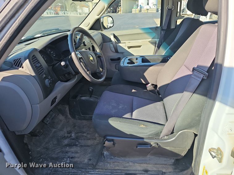 image for item EJ6160 2013 Chevrolet  Silverado 1500 Crew Cab pickup truck