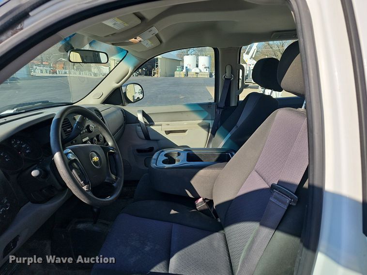 image for item EJ6160 2013 Chevrolet  Silverado 1500 Crew Cab pickup truck