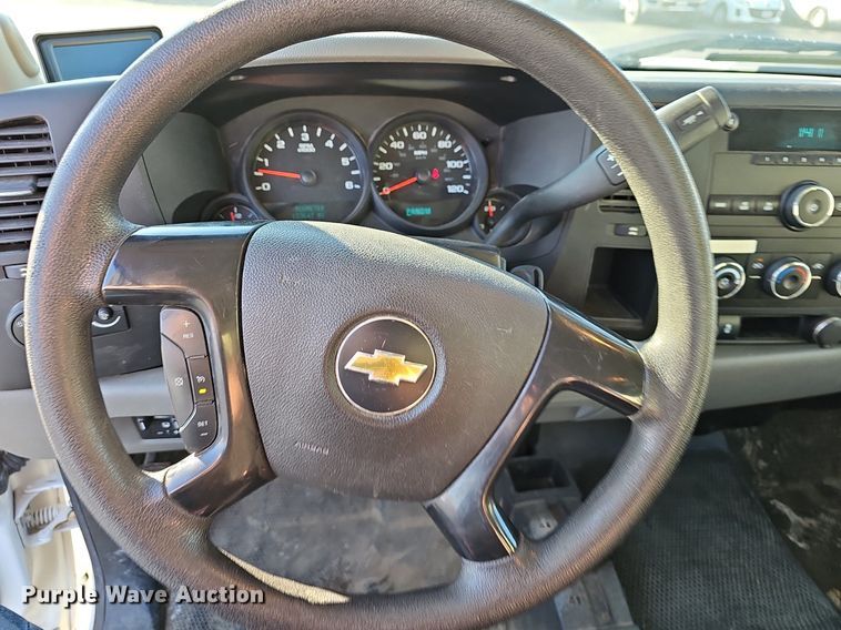 image for item EJ6160 2013 Chevrolet  Silverado 1500 Crew Cab pickup truck