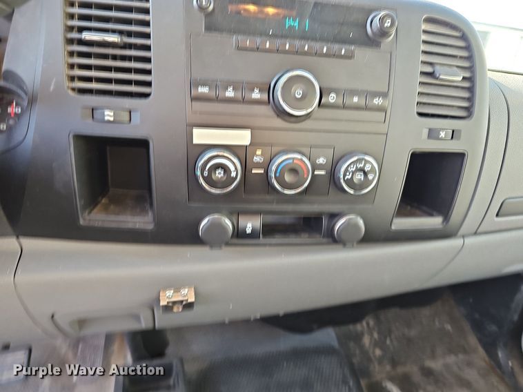 image for item EJ6160 2013 Chevrolet  Silverado 1500 Crew Cab pickup truck