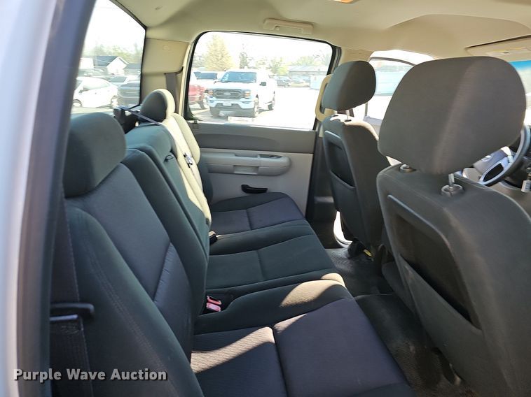 image for item EJ6160 2013 Chevrolet  Silverado 1500 Crew Cab pickup truck