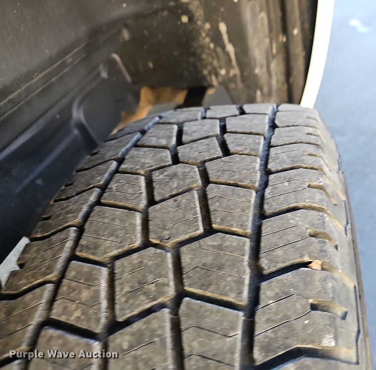 image for item EJ6160 2013 Chevrolet  Silverado 1500 Crew Cab pickup truck