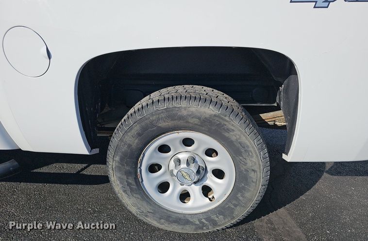 image for item EJ6160 2013 Chevrolet  Silverado 1500 Crew Cab pickup truck