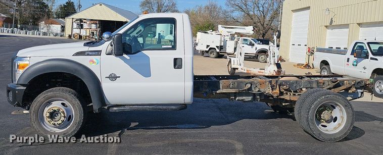 image for item EJ6162 2013 Ford  F550 Super Duty XL truck cab and chassis