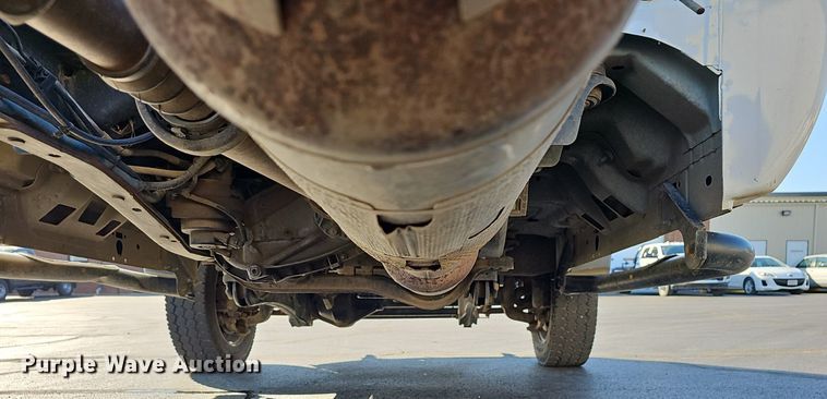 image for item EJ6162 2013 Ford  F550 Super Duty XL truck cab and chassis