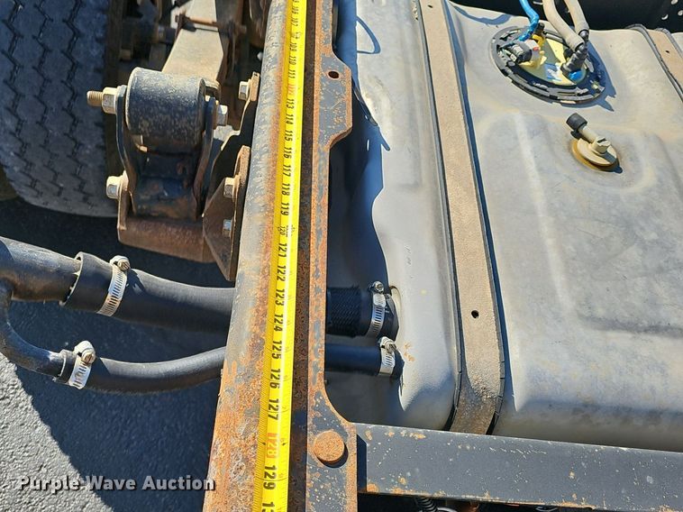 image for item EJ6162 2013 Ford  F550 Super Duty XL truck cab and chassis