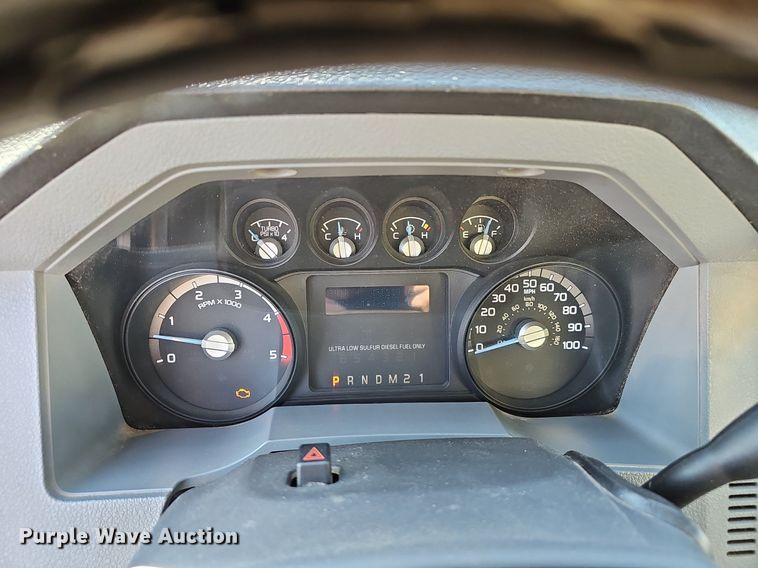 image for item EJ6162 2013 Ford  F550 Super Duty XL truck cab and chassis