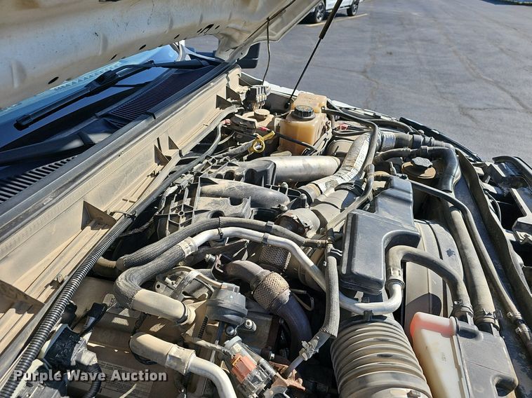 image for item EJ6162 2013 Ford  F550 Super Duty XL truck cab and chassis