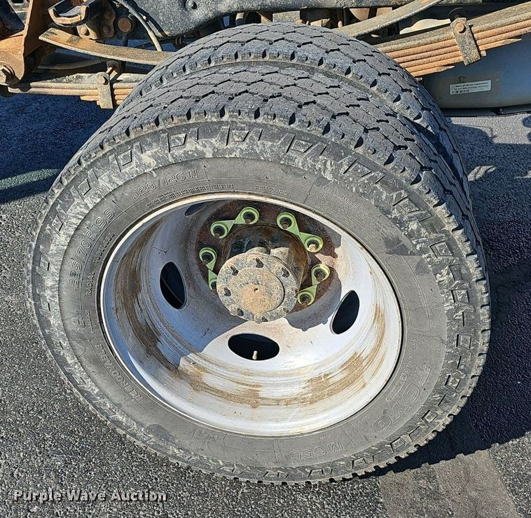 image for item EJ6162 2013 Ford  F550 Super Duty XL truck cab and chassis