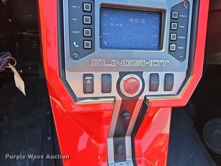 image for item EJ6169 2015 Polaris  Slingshot SL  motorcycle