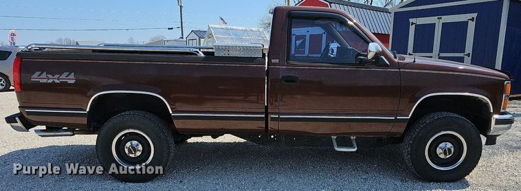 image for item EJ6171 1988 Chevrolet K1500 pickup truck