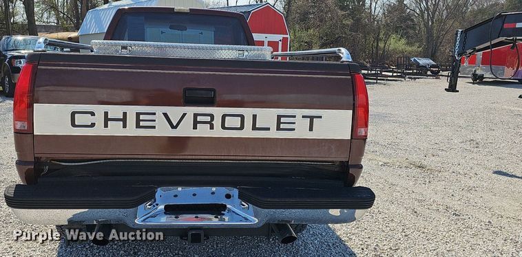 image for item EJ6171 1988 Chevrolet K1500 pickup truck