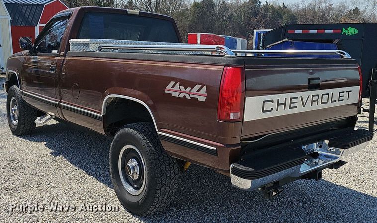 image for item EJ6171 1988 Chevrolet K1500 pickup truck