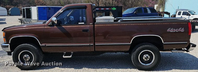 image for item EJ6171 1988 Chevrolet K1500 pickup truck