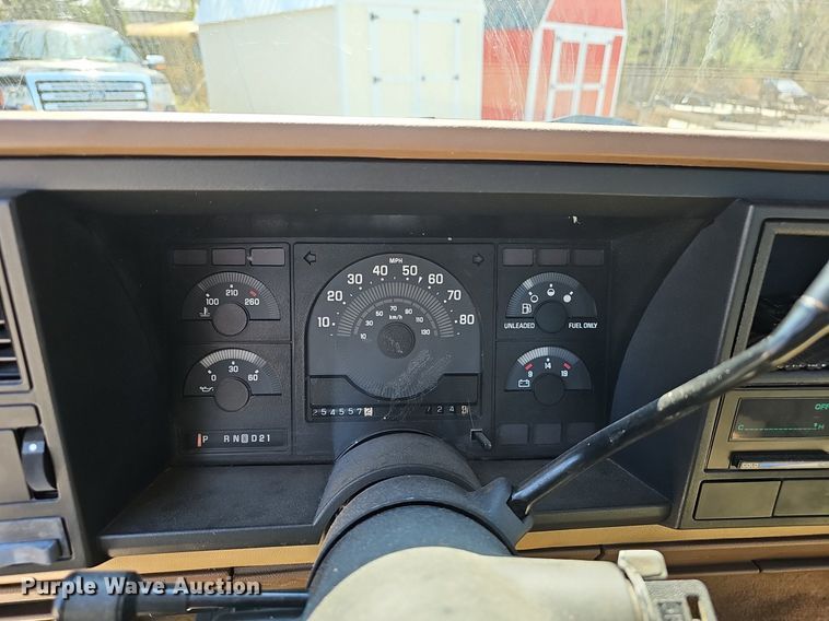 image for item EJ6171 1988 Chevrolet K1500 pickup truck