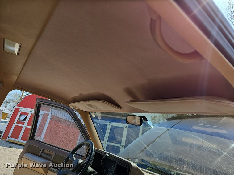 image for item EJ6171 1988 Chevrolet K1500 pickup truck