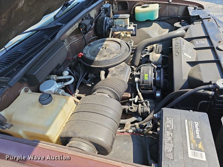 image for item EJ6171 1988 Chevrolet K1500 pickup truck