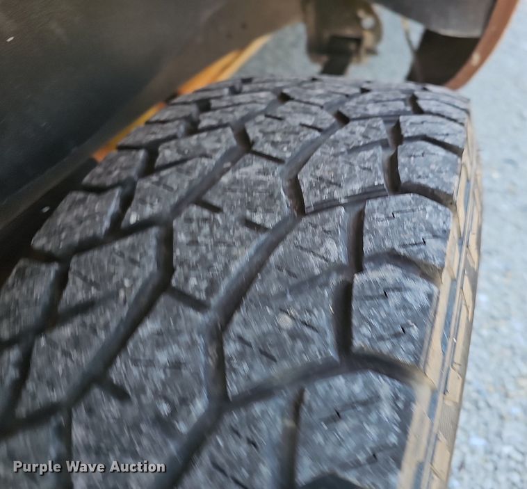 image for item EJ6171 1988 Chevrolet K1500 pickup truck