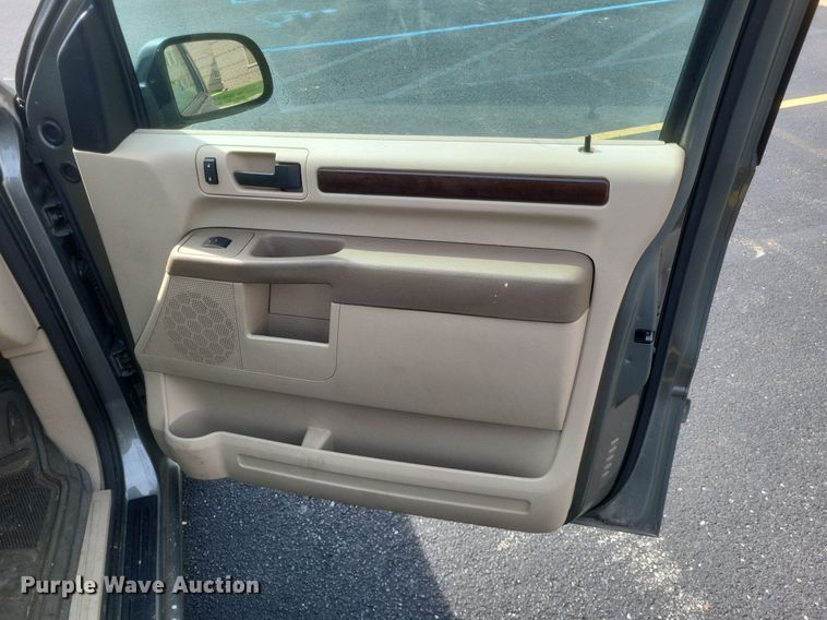 image for item EJ7843 2006 Ford Freestar SEL van