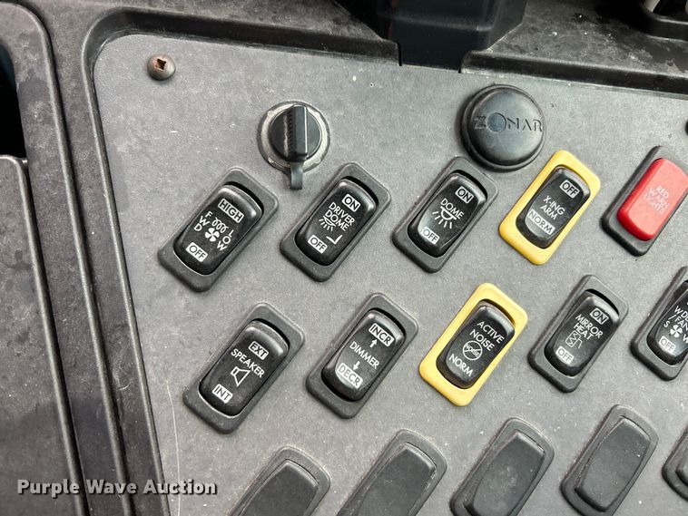 image for item EK4244 2012 Thomas Built school bus