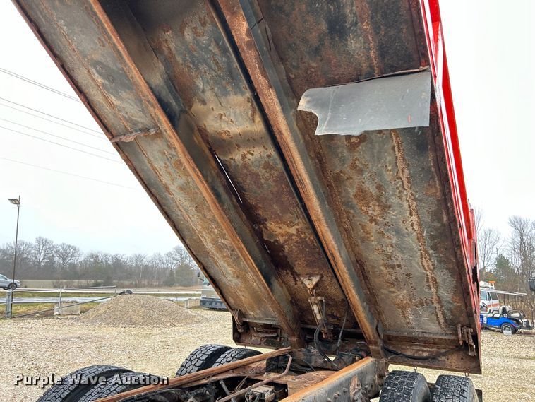 image for item EK4245 1999 Sterling  L9513 dump truck