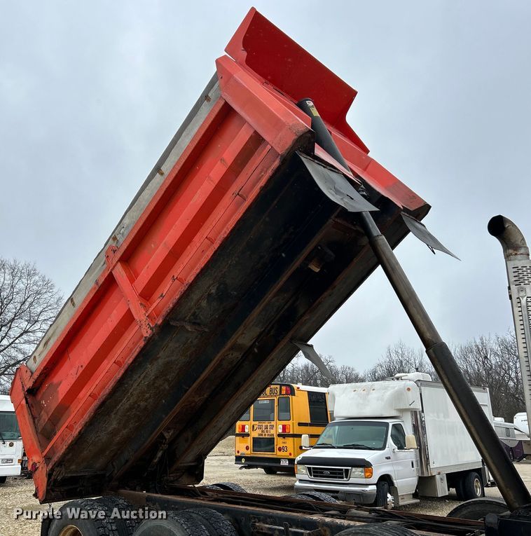 image for item EK4245 1999 Sterling  L9513 dump truck