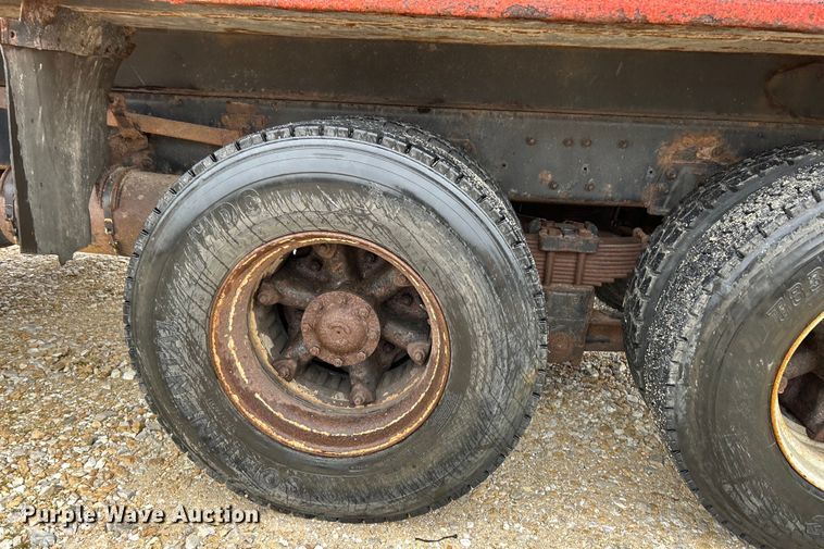 image for item EK4245 1999 Sterling  L9513 dump truck