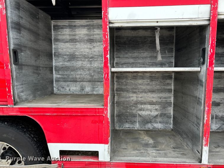 image for item EK4246 2000 International 4900 delivery truck