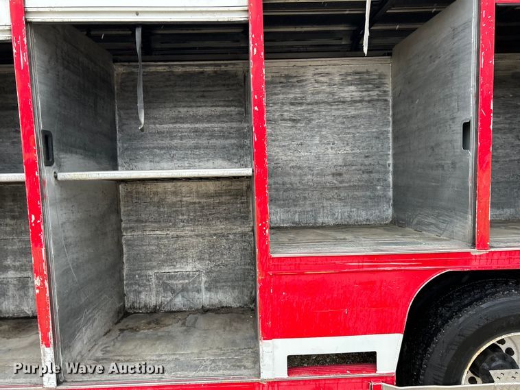 image for item EK4246 2000 International 4900 delivery truck